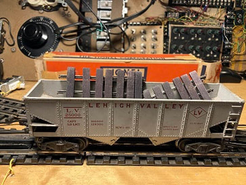 Lionel Lehigh Valley 25000 Hopper WZ 2