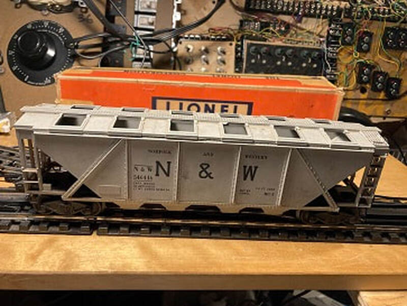 Lionel Norfolk and Western Hopper Car 546416 WZ