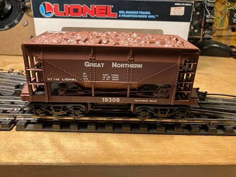Lionel Great Northern 19308 Ore Car with Ore Load